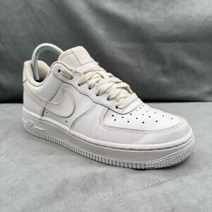 Nike Air Force 1 Low ’07 Triple White Women’s Size 7 Classic Sneakers